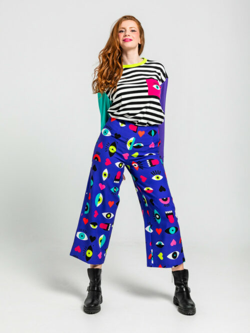 Camiseta Oversize de Ojos, Corazones y Bocas Colección Love Yourself de Lolina